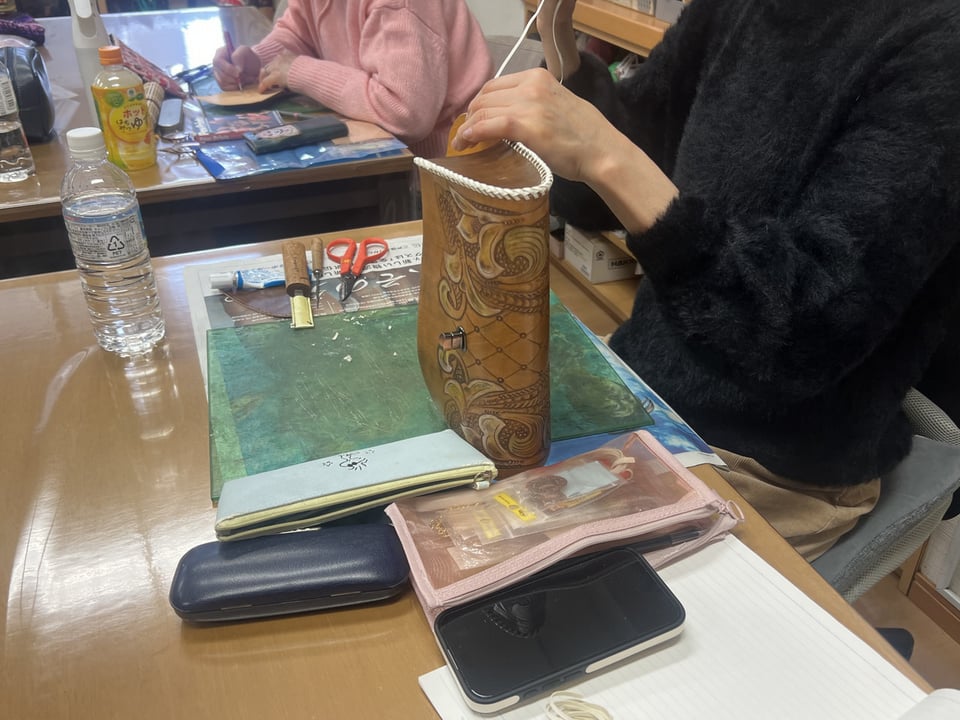 セカンドバッグレースかがり　レザークラフト教室　革工芸教室