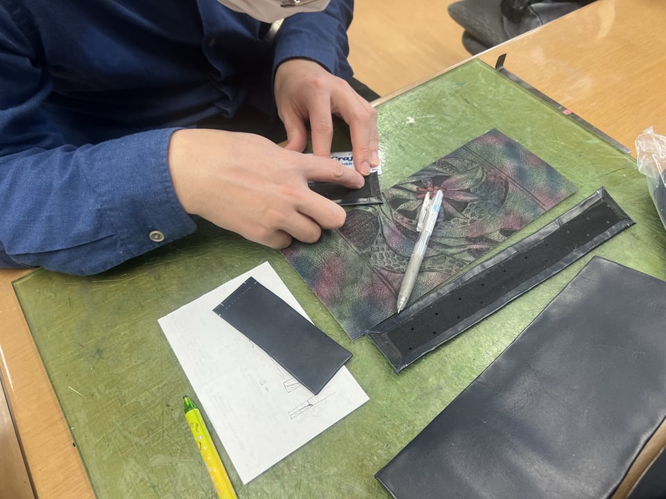 ポーチ仕立て　レザークラフト教室　革工芸教室