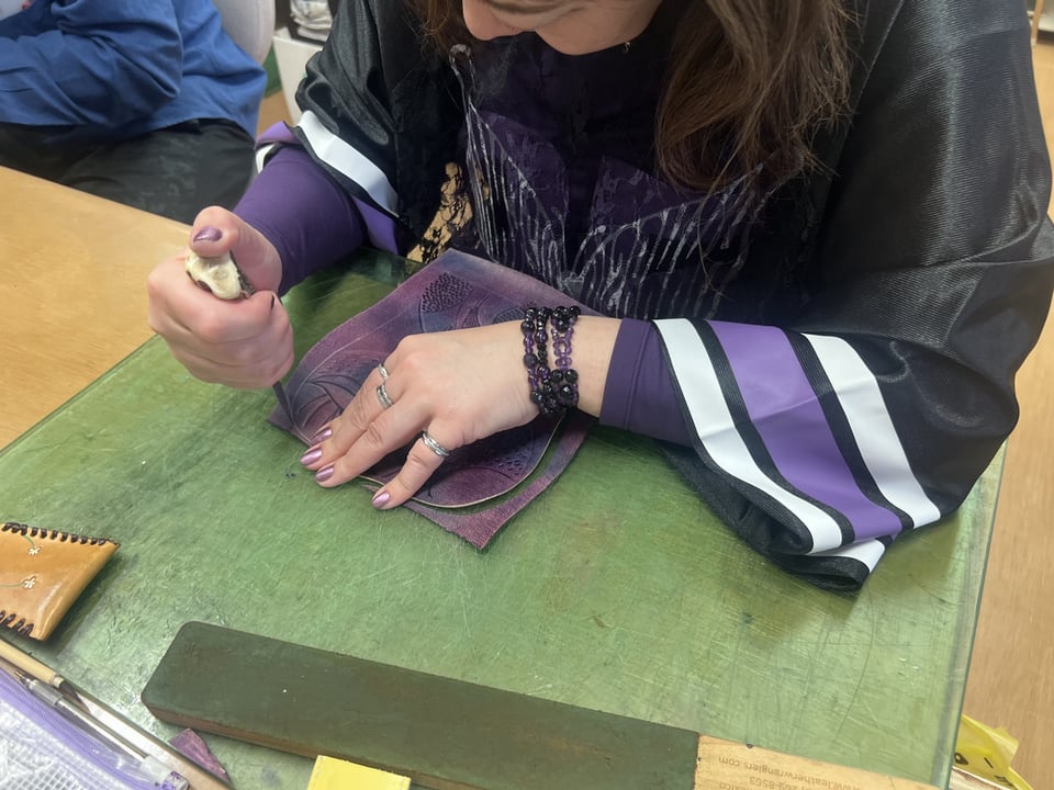 メガネケース仕立て　レザークラフト教室　革工芸教室