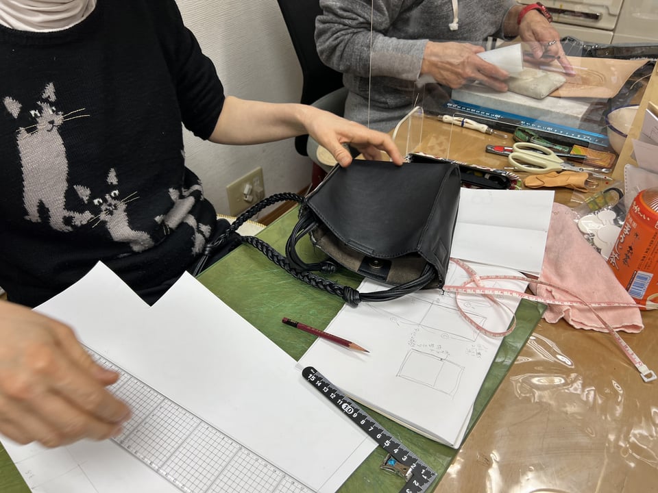 バッグ型紙　レザークラフト教室　革工芸教室