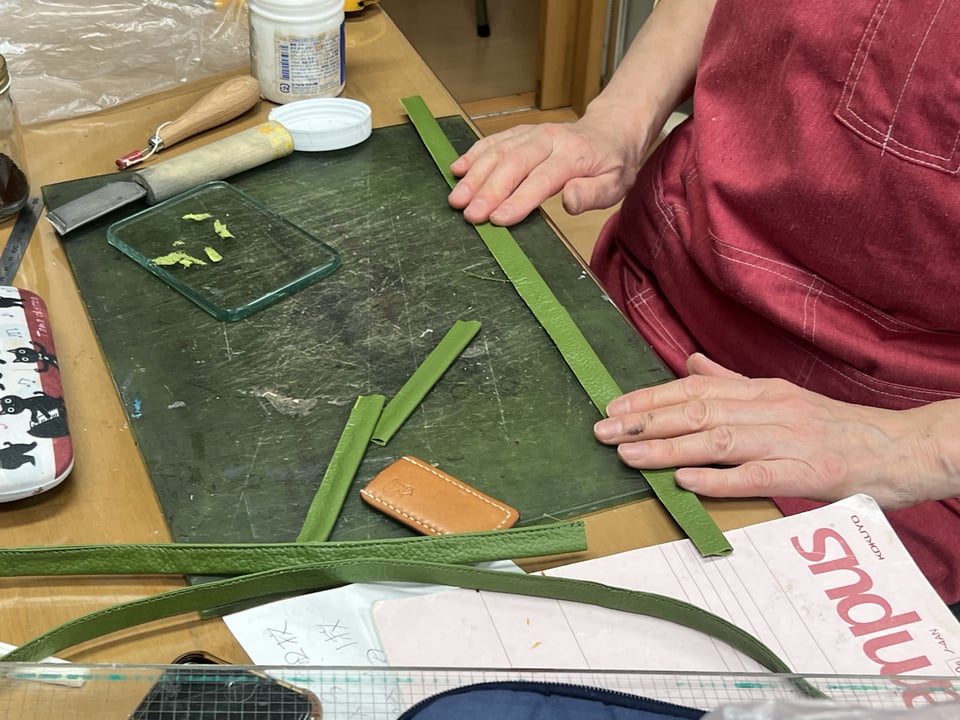 バッグ仕立て　レザークラフト教室　革工芸教室