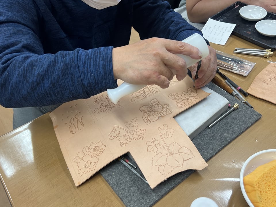 サンプルカービング　レザークラフト教室　革工芸教室
