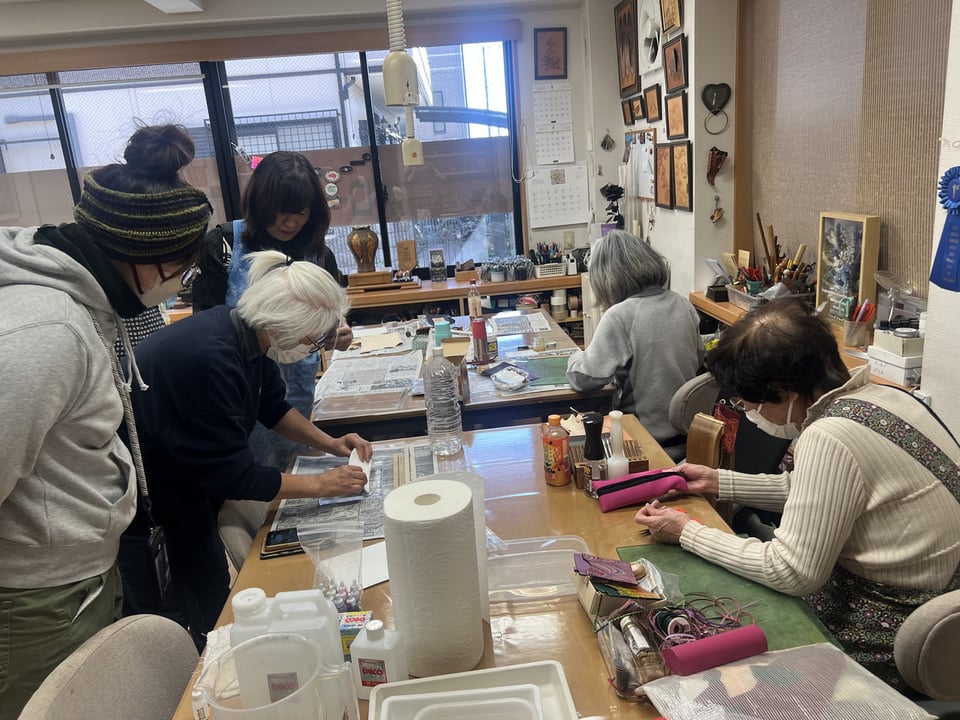 マーブル染め　レザークラフト教室　革工芸教室