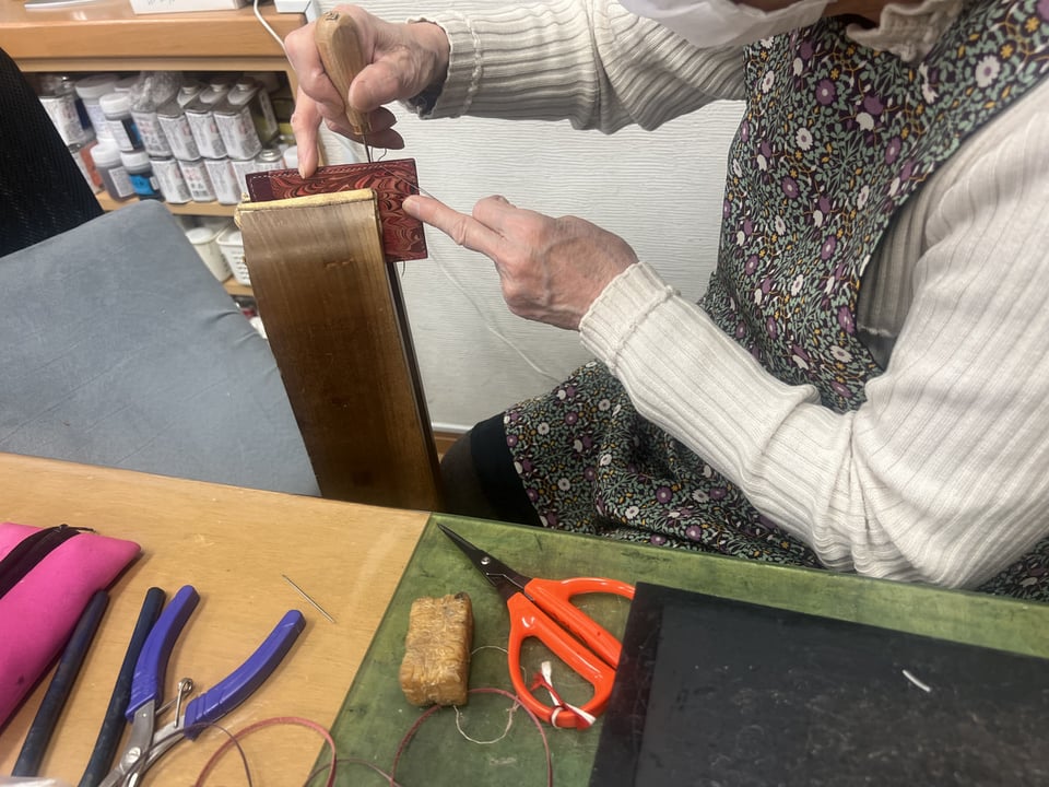 手縫い　レザークラフト教室　革工芸教室