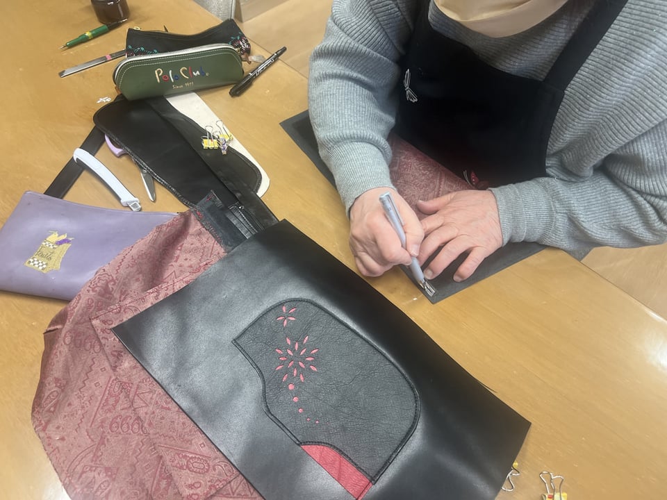 バッグ仕立て　レザークラフト教室　革工芸教室
