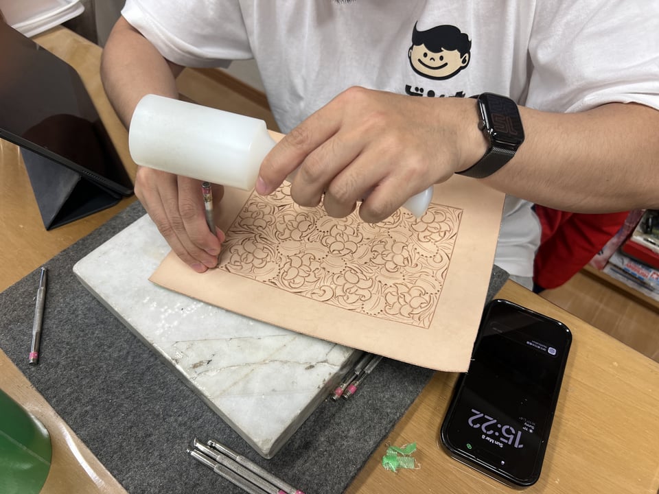 シャリダンスタイルカービング　レザークラフト教室　革工芸教室