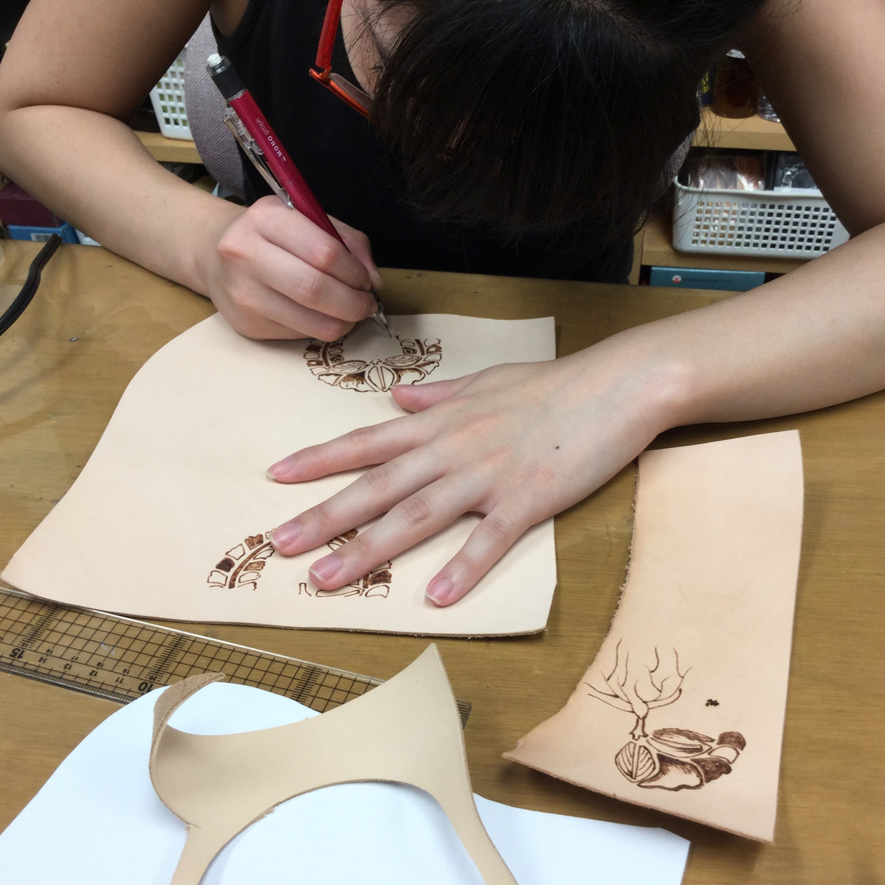 レザークラフト 教室 木曜クラス8月2回目