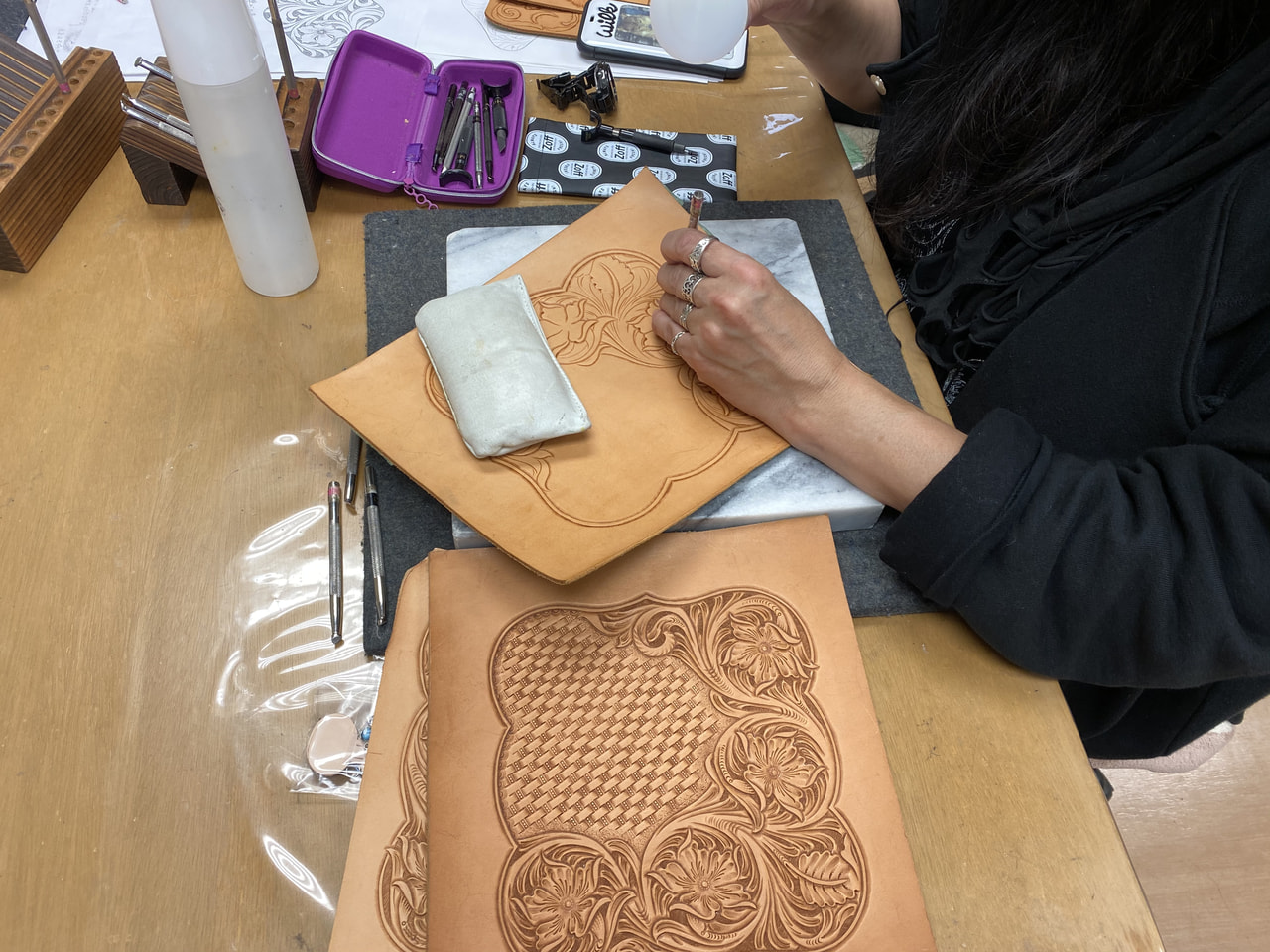 レザークラフト教室　月曜クラス