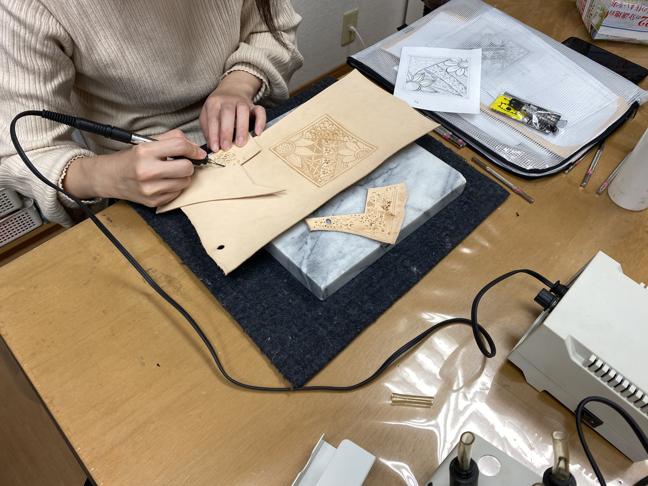 レザークラフト教室　日曜クラス12月１回目