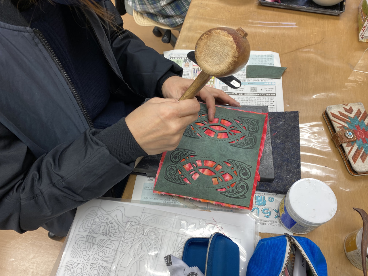 レザークラフト教室　木曜クラス12月２回目