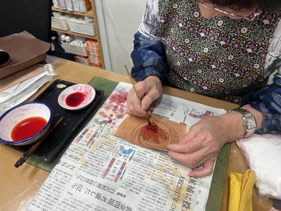 モデリング染色　レザークラフト教室　革工芸教室