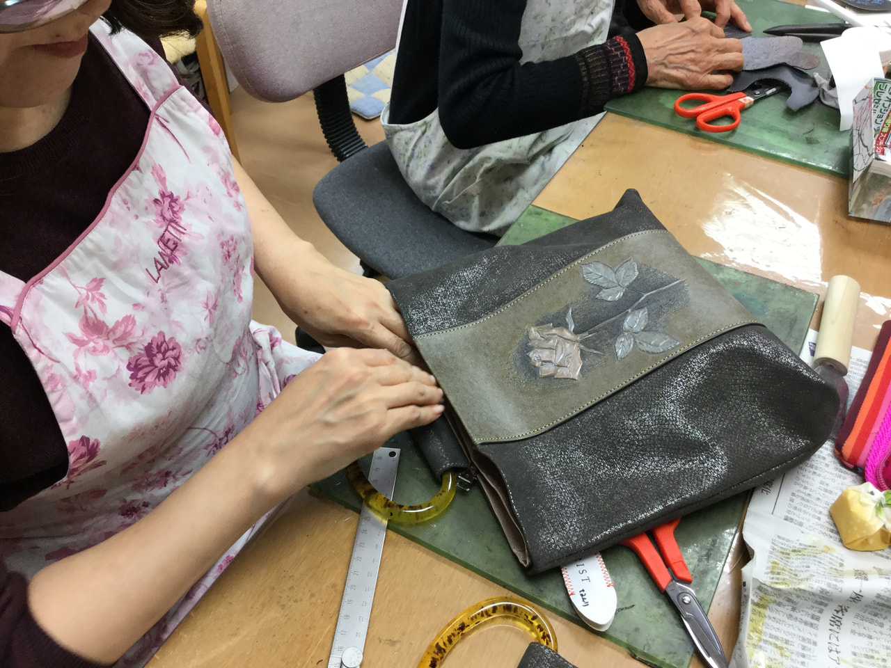 レザークラフト 教室　月曜クラス１１月２回目