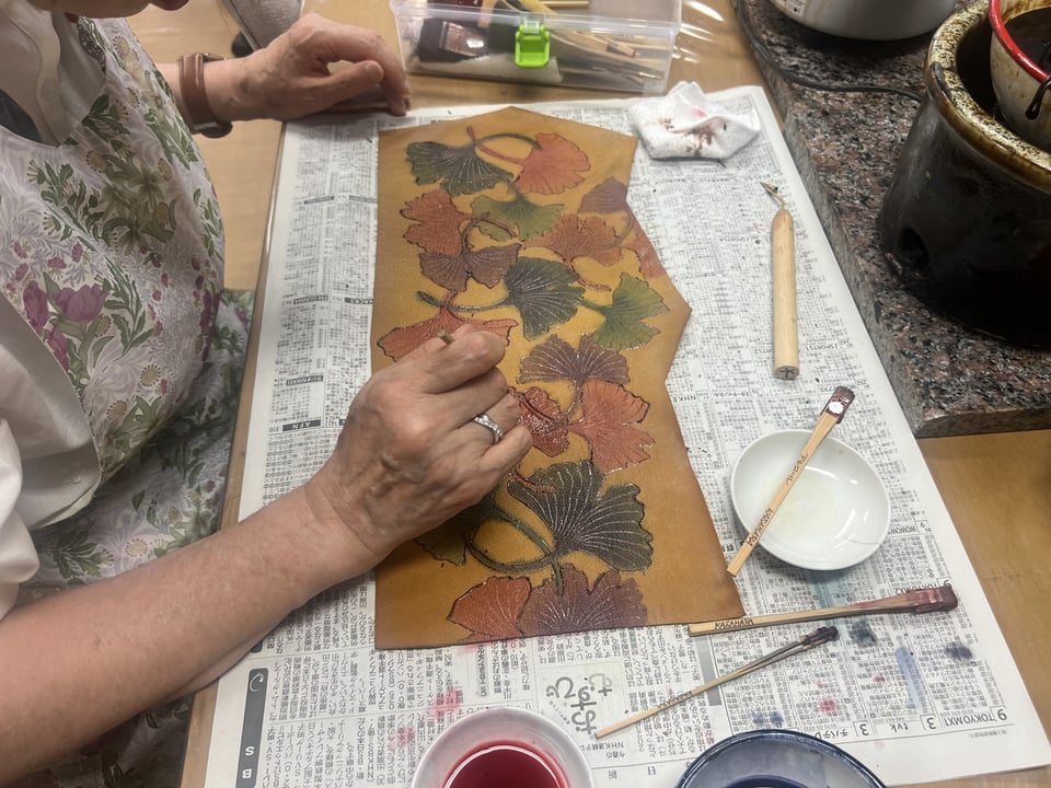 ろうけつ線描き　レザークラフト教室　革工芸教室