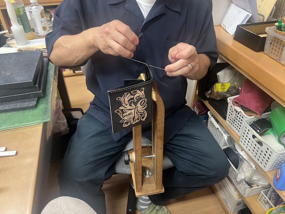 カービング札入れ　レザークラフト教室　革工芸教室
