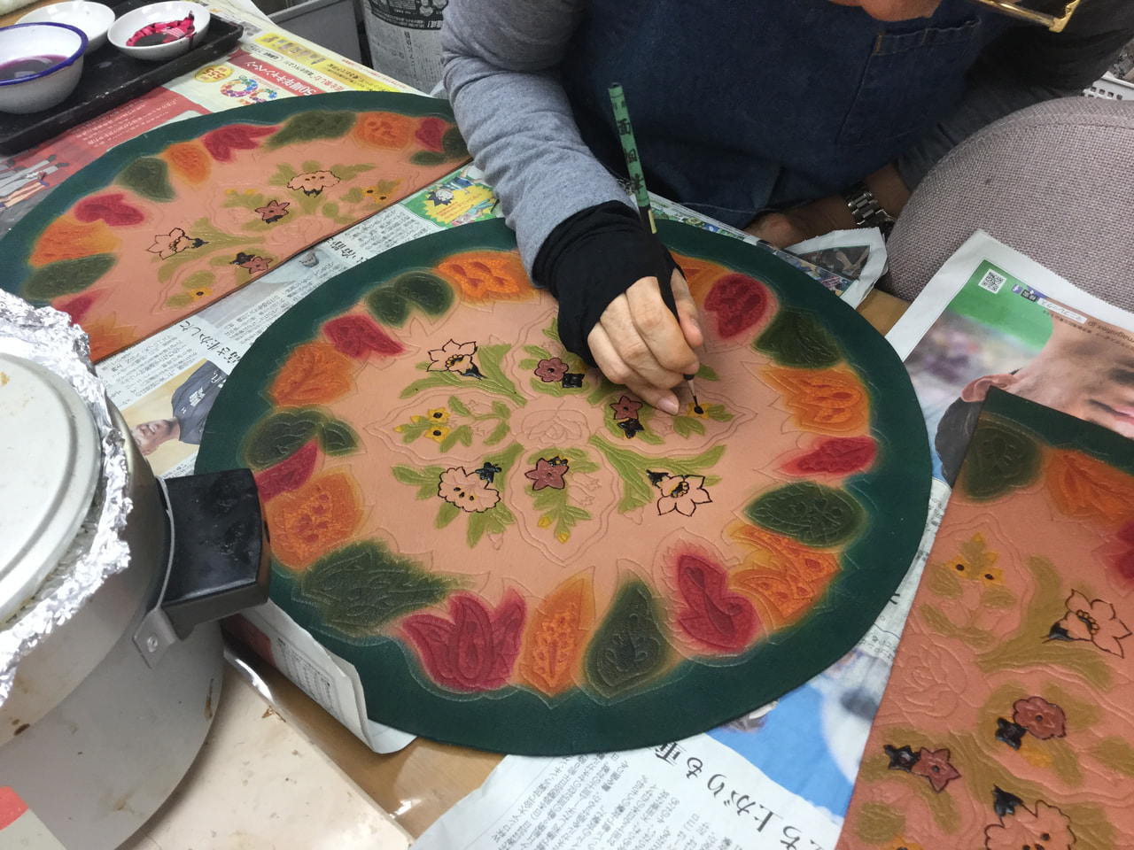 レザークラフト 教室　ろうけつ染木曜クラス12月