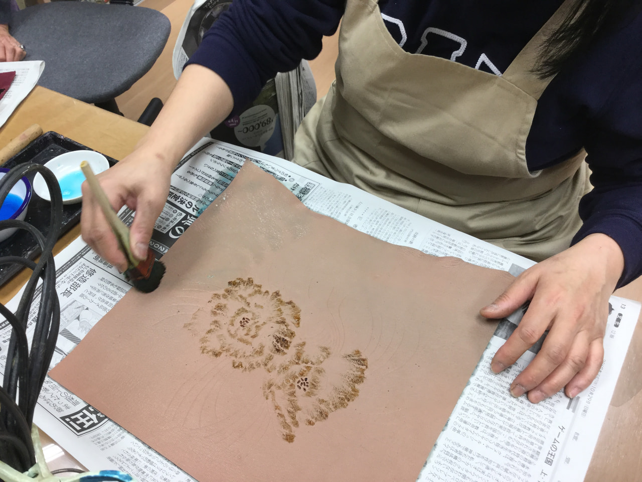 レザークラフト教室　ろうけつ染め金曜クラス