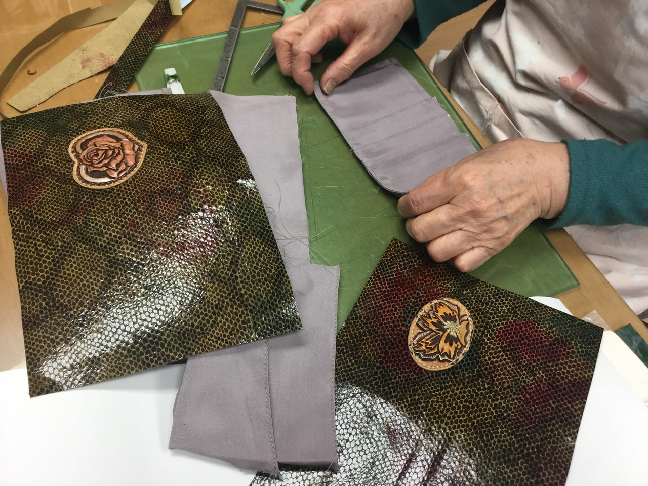 レザークラフト 教室　水曜クラス３月１回目