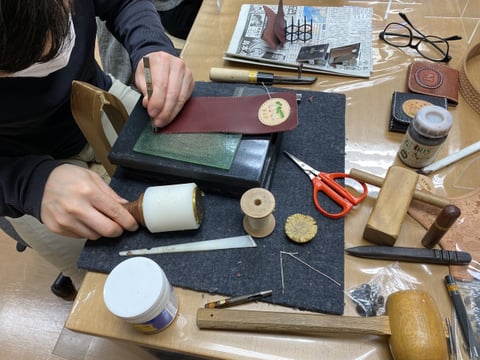 コインボックス 手縫い　レザークラフト教室　革工芸教室