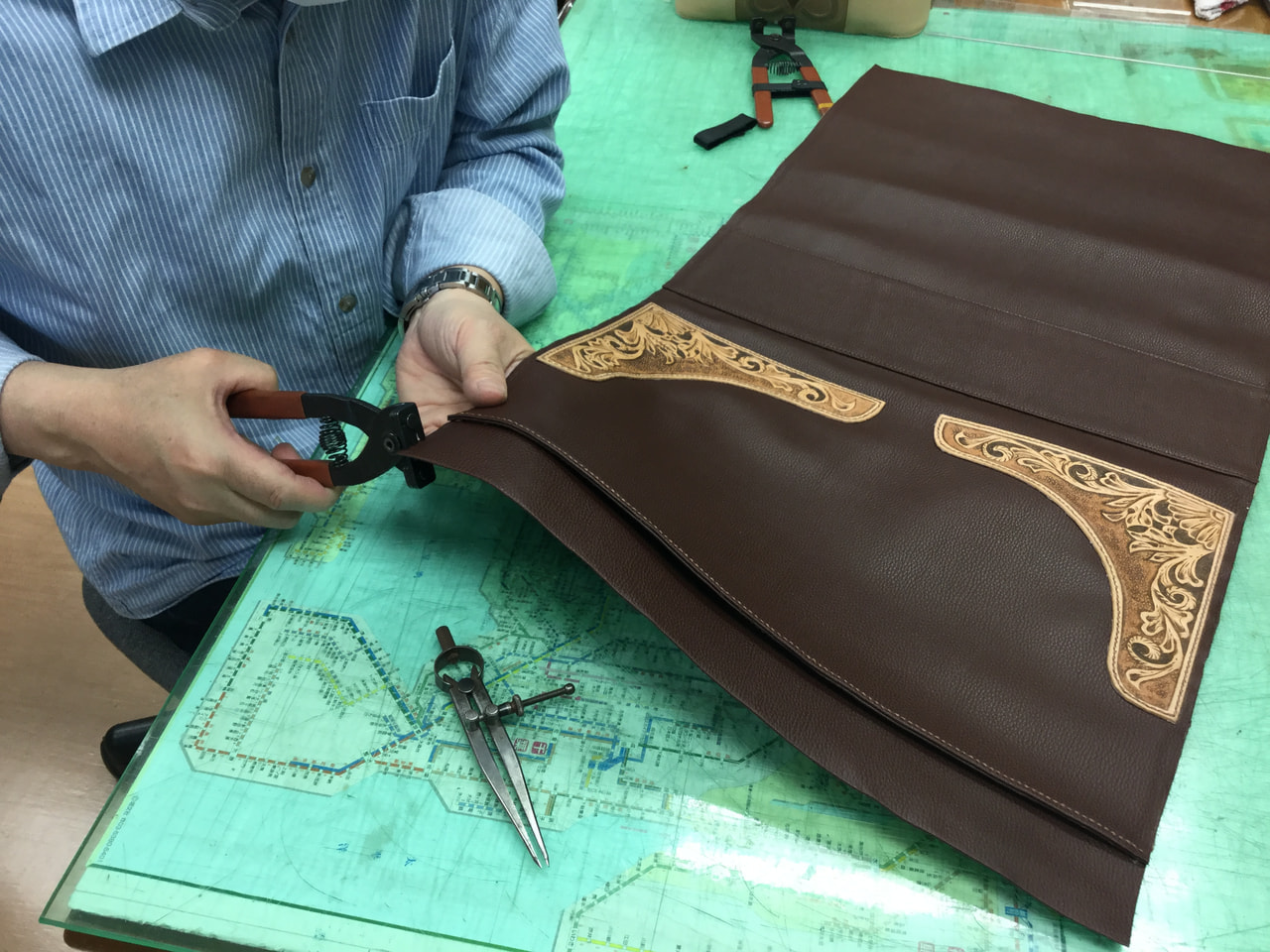 レザークラフト教室　日曜クラス　４月１回目