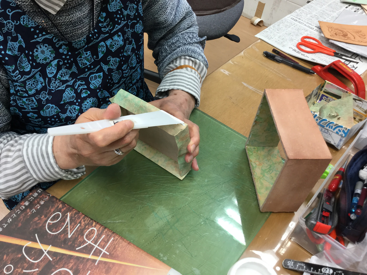 レザークラフト 教室　月曜クラス　４月２回目