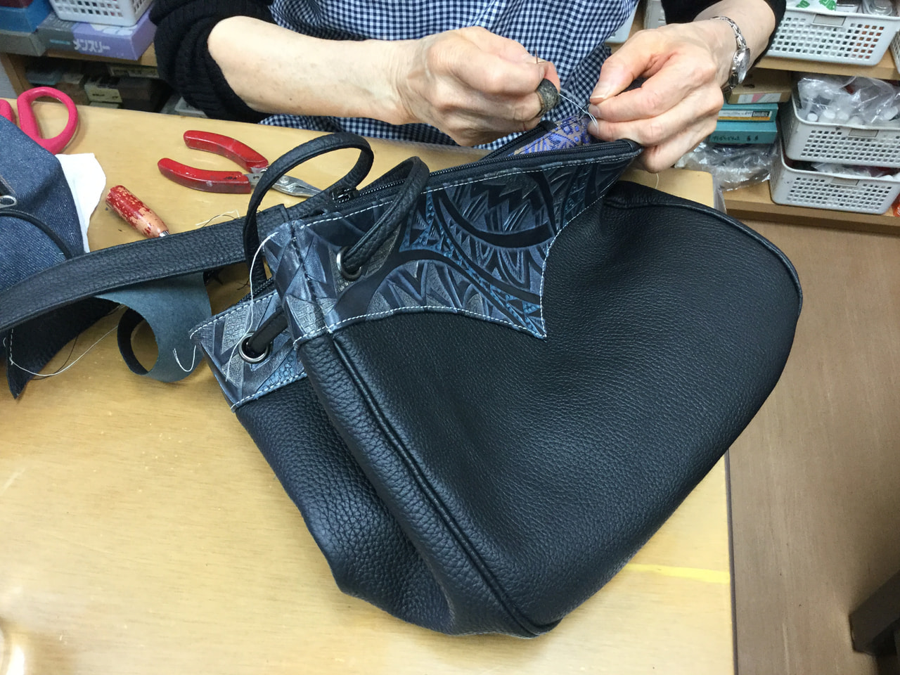 レザークラフト教室水曜クラス　４月２回目