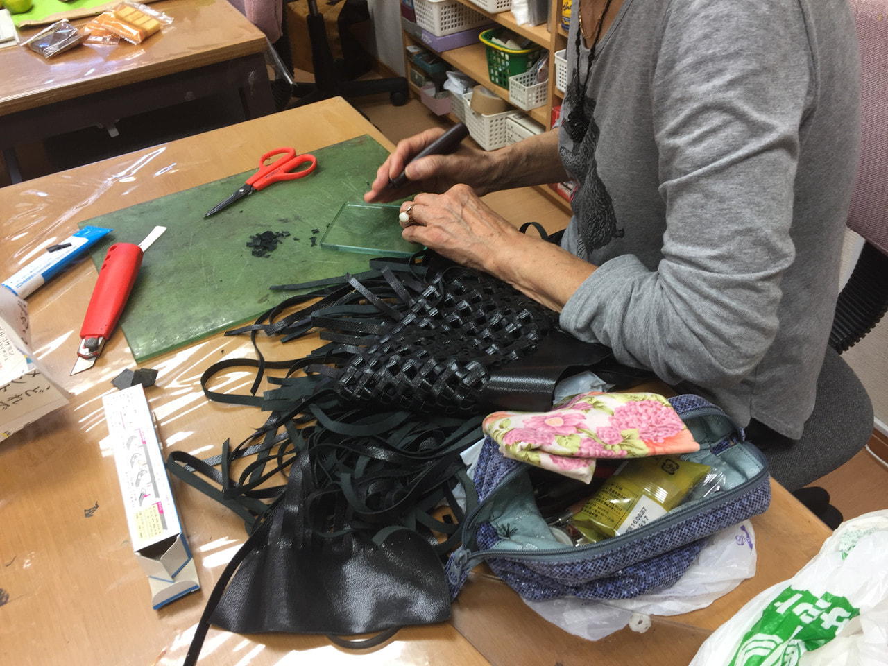 レザークラフト　月曜クラス