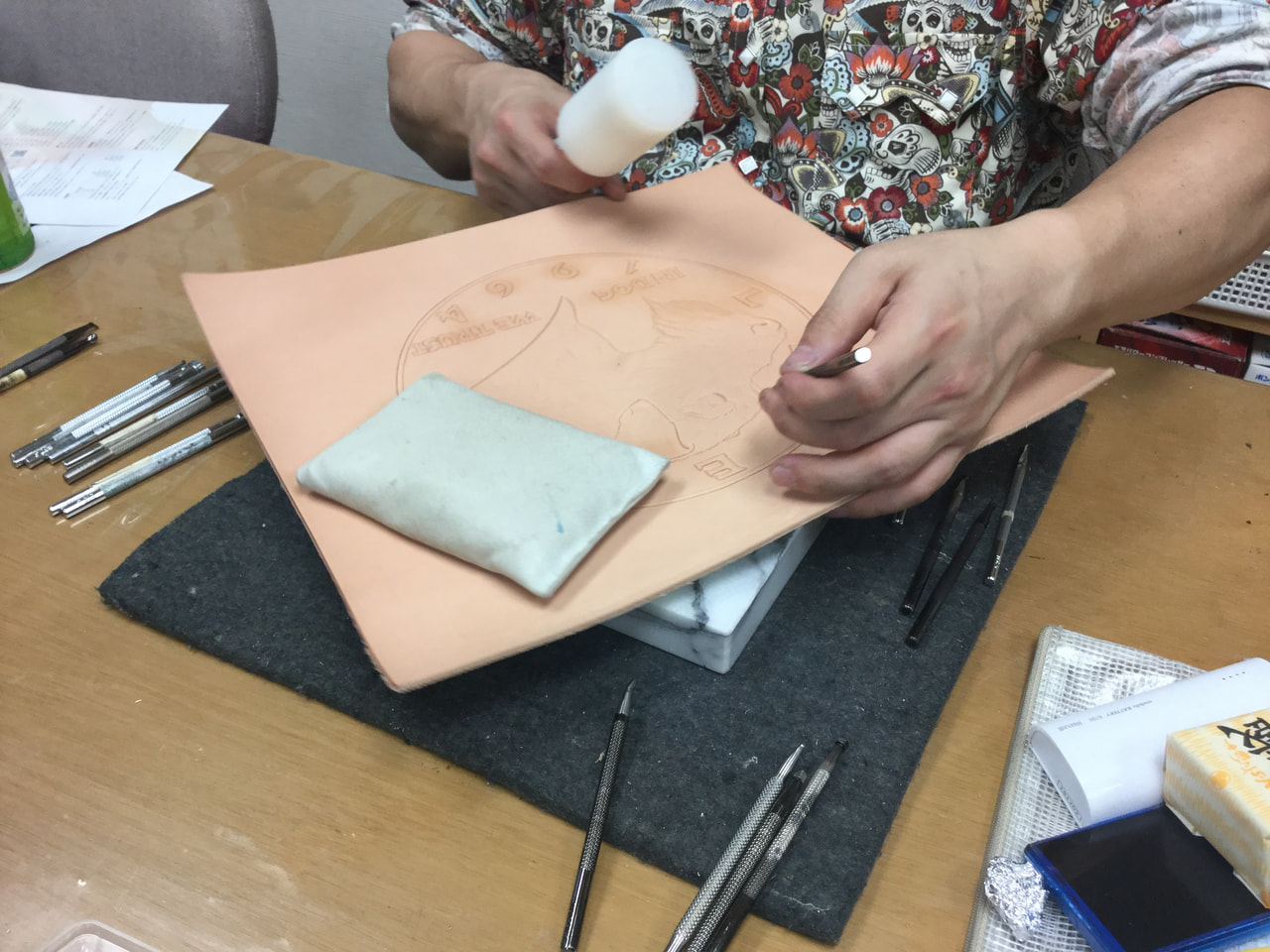 レザークラフト教室　月曜クラス11月第２回