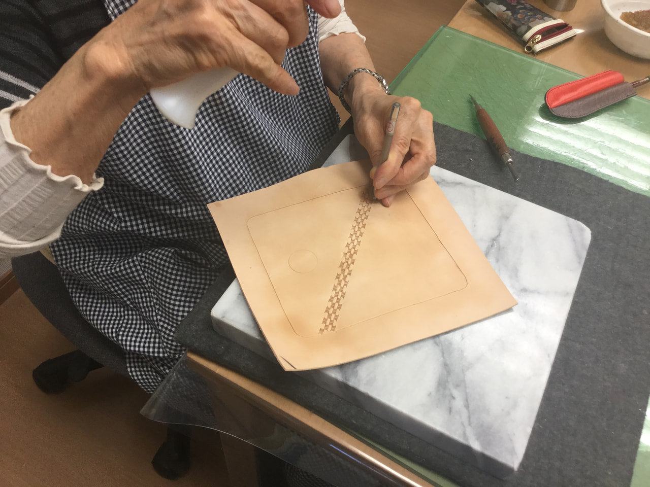 レザークラフト 教室　水曜クラス１２月１回目