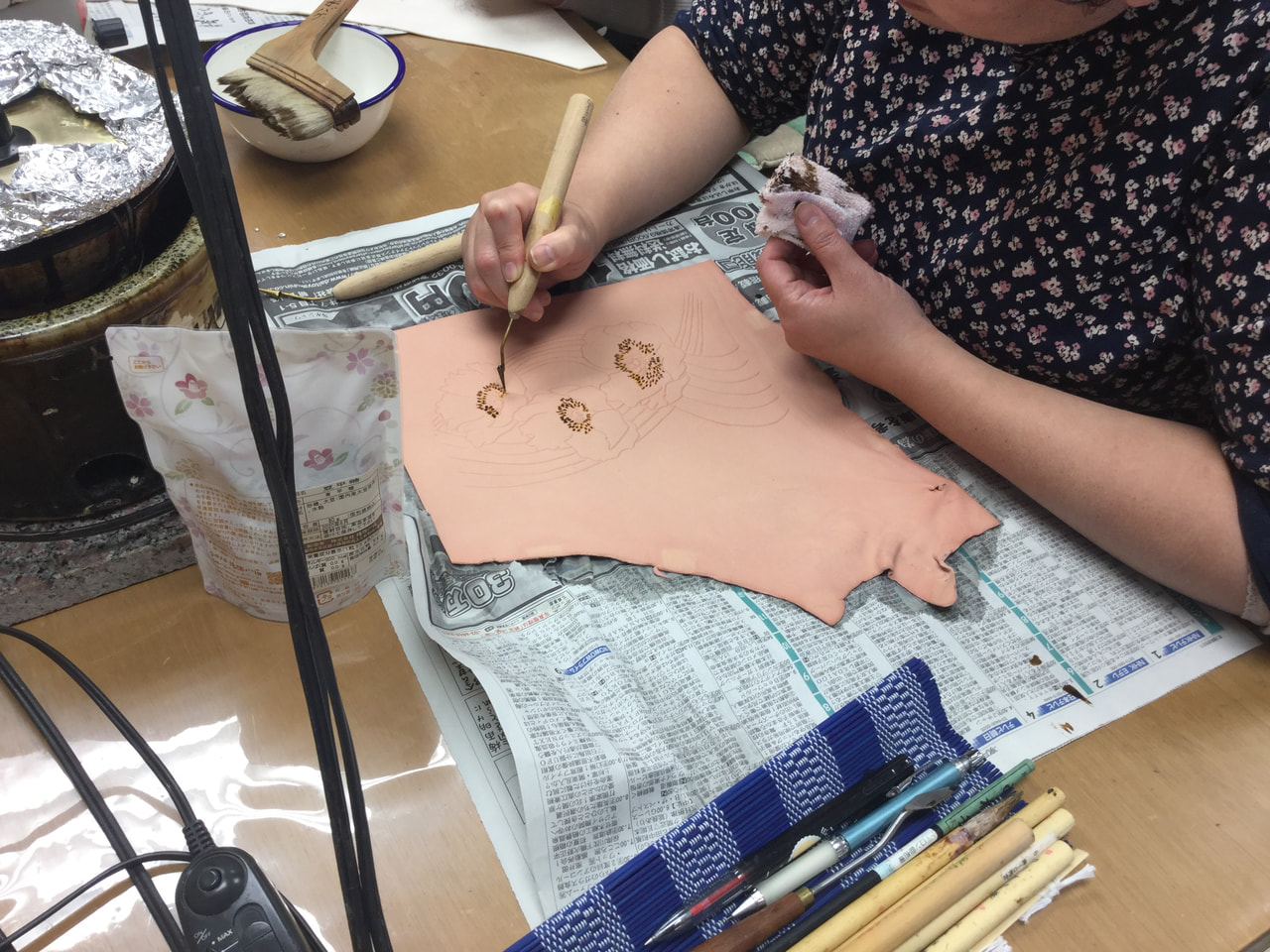 レザークラフト教室　木曜ろうけつ染めクラス12月