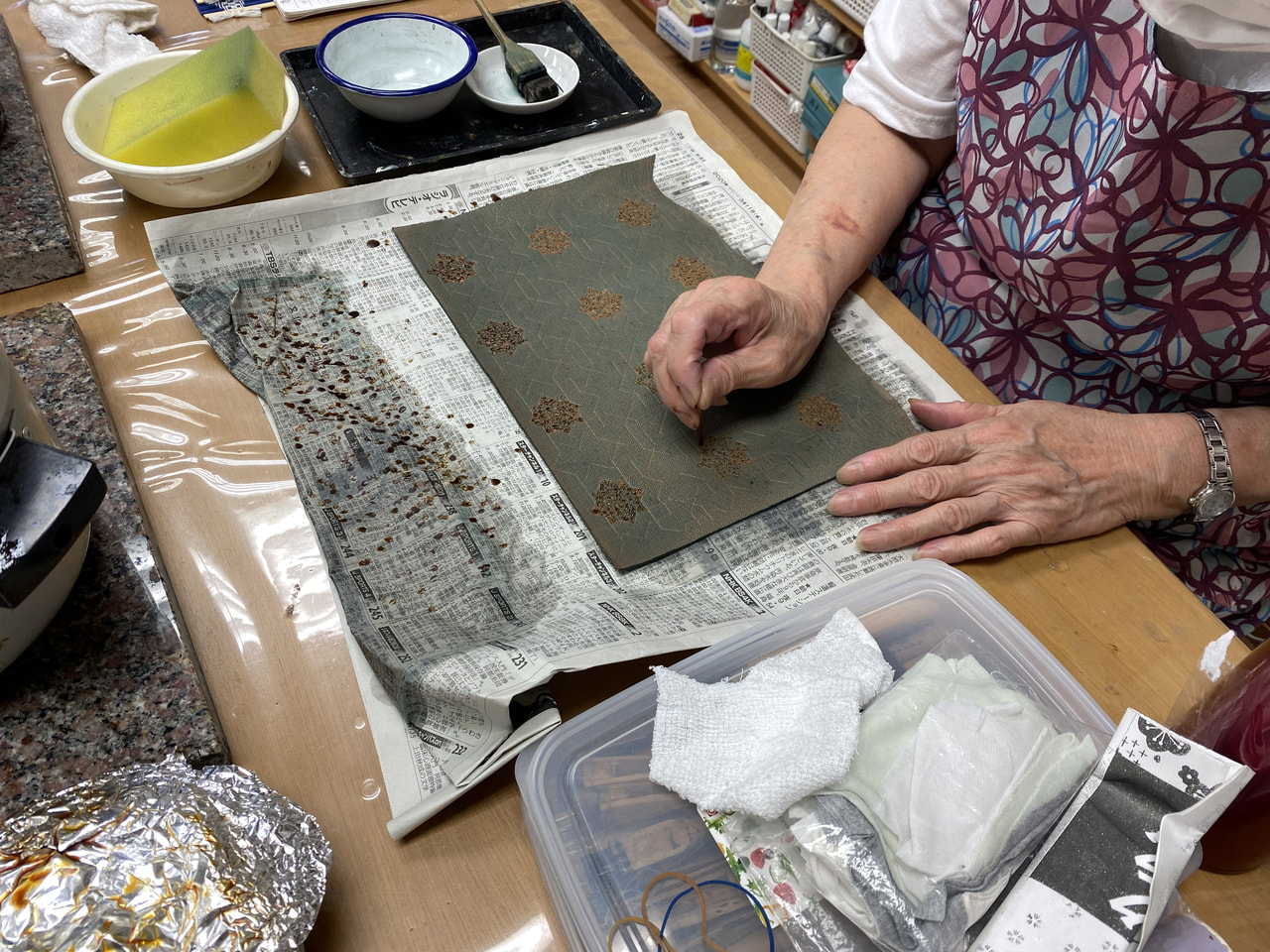 レザークラフト教室　ろうけつ染木曜クラス　金曜クラス