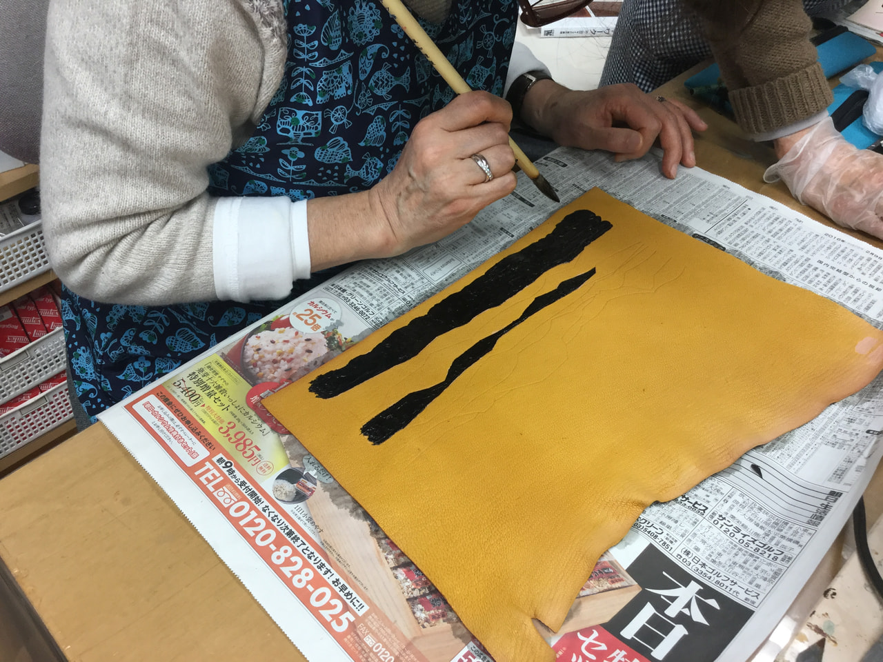 レザークラフト教室　ろうけつ染金曜クラス１月