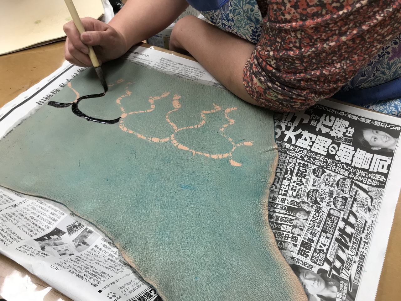 レザークラフト教室　ろうけつ染クラス