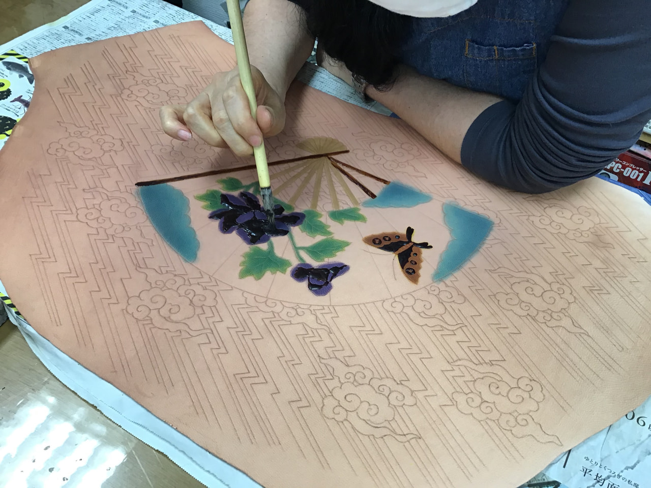 レザークラフト教室　3月ろうけつ染木曜クラス