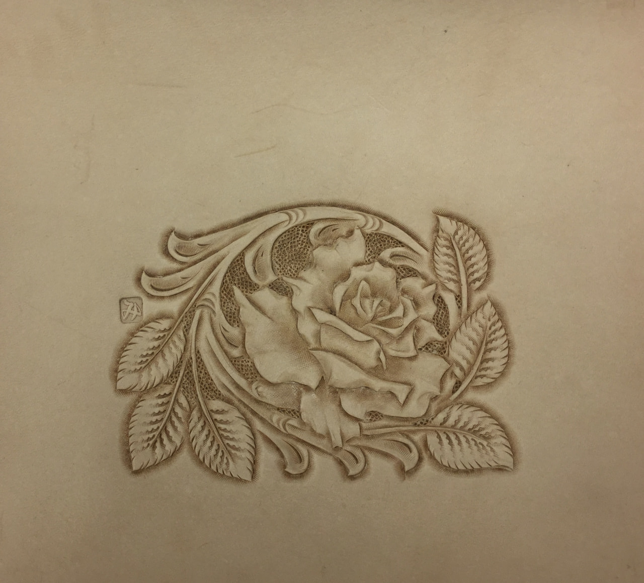 二つ折り札入れのカービング