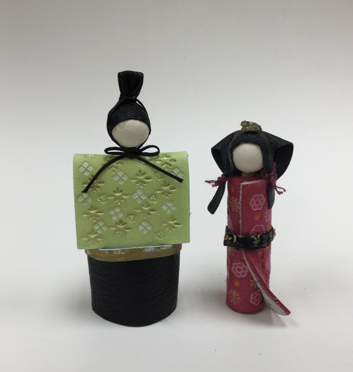 革のお雛様