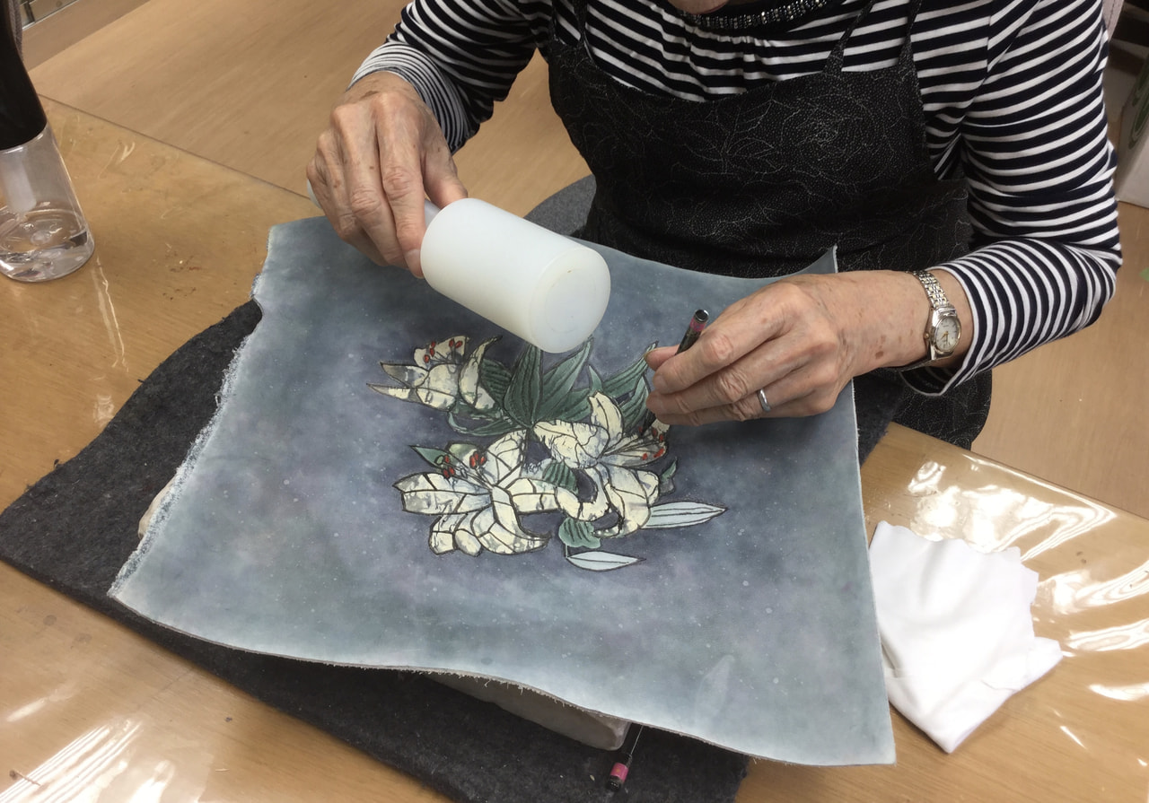 レザークラフト 教室　９月ろうけつ染木曜クラス