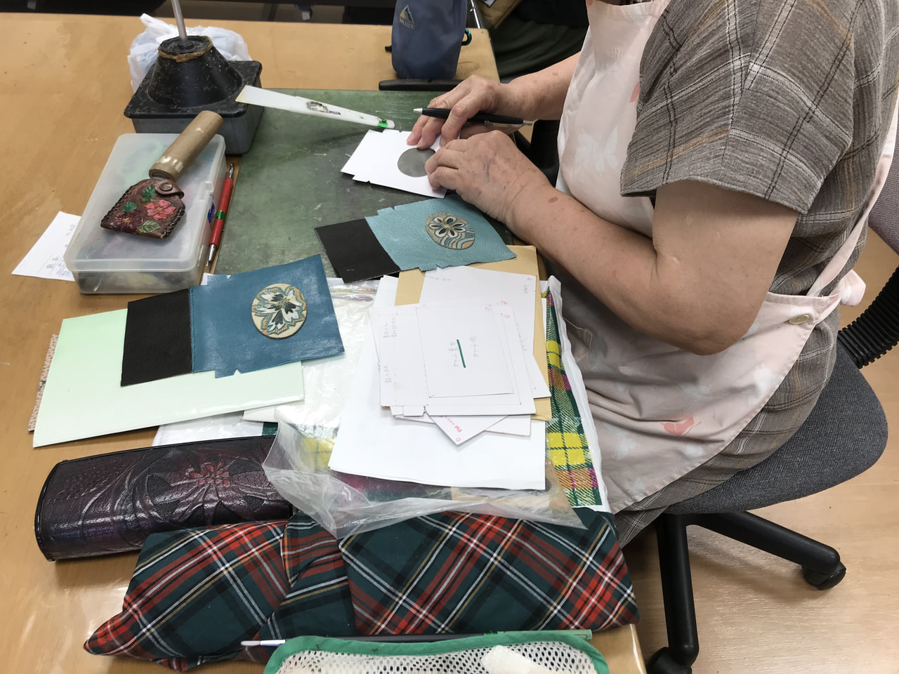 レザークラフト 教室　月曜クラス7月２回目