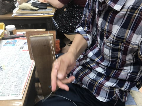 手縫い中　レザークラフト教室　革工芸教室