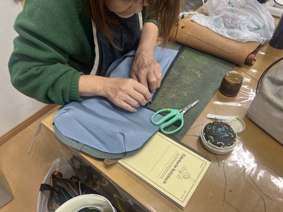 バッグ仕立て　レザークラフト教室　革工芸教室