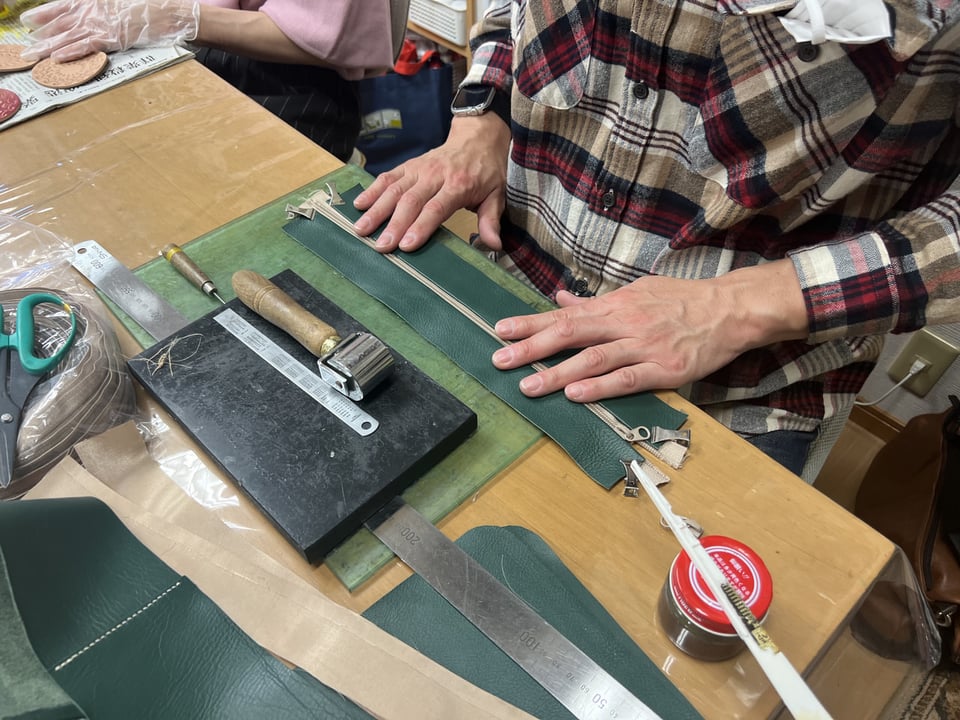 手縫い仕立て　レザークラフト教室　革工芸教室