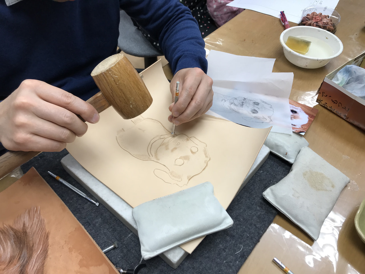 レザークラフト 教室　月曜クラス3月第２回目